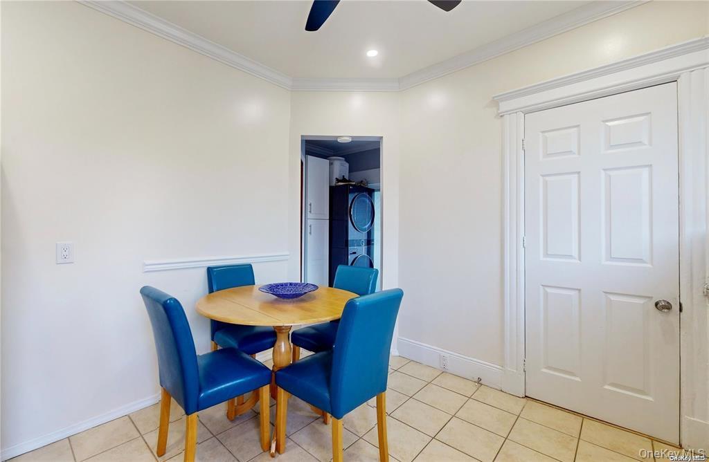 386 Mulry Lane, Lawrence, NY 11559