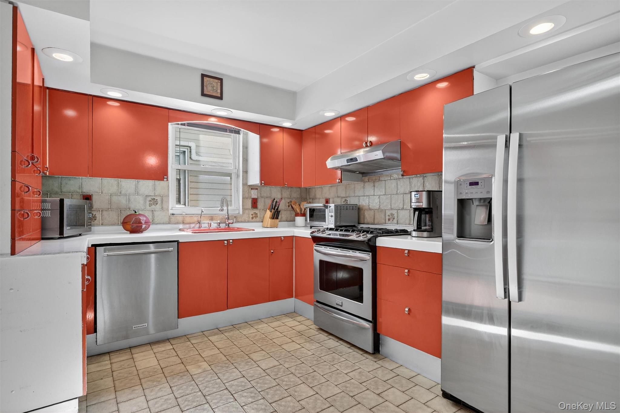 2727 Matthews Avenue, Bronx, NY 10467