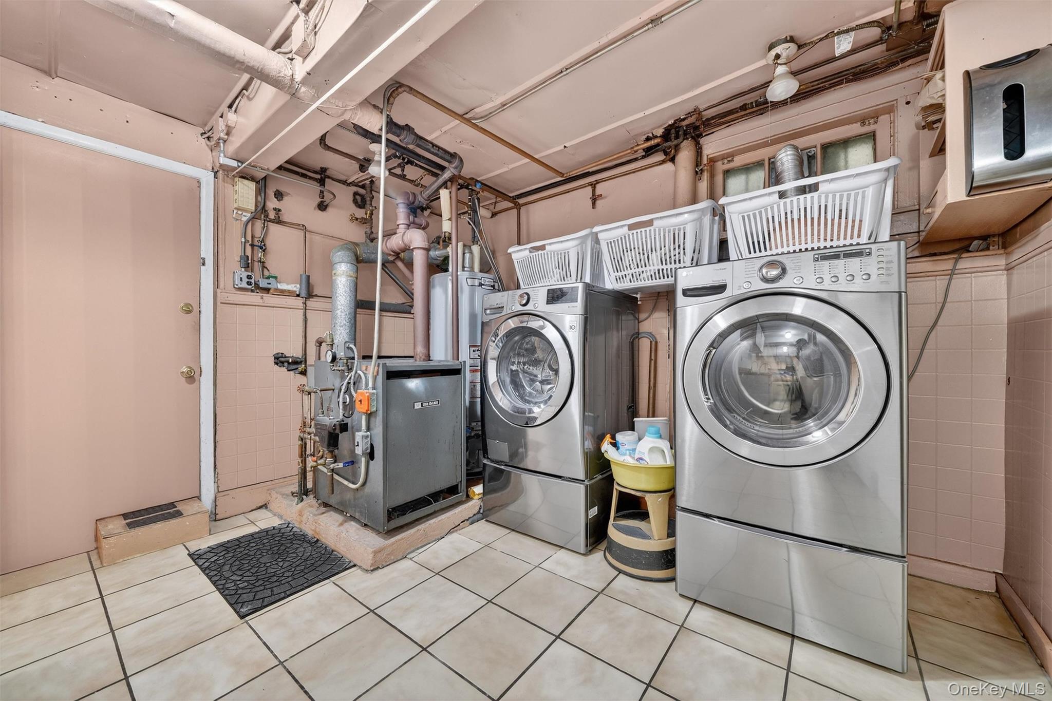 2727 Matthews Avenue, Bronx, NY 10467