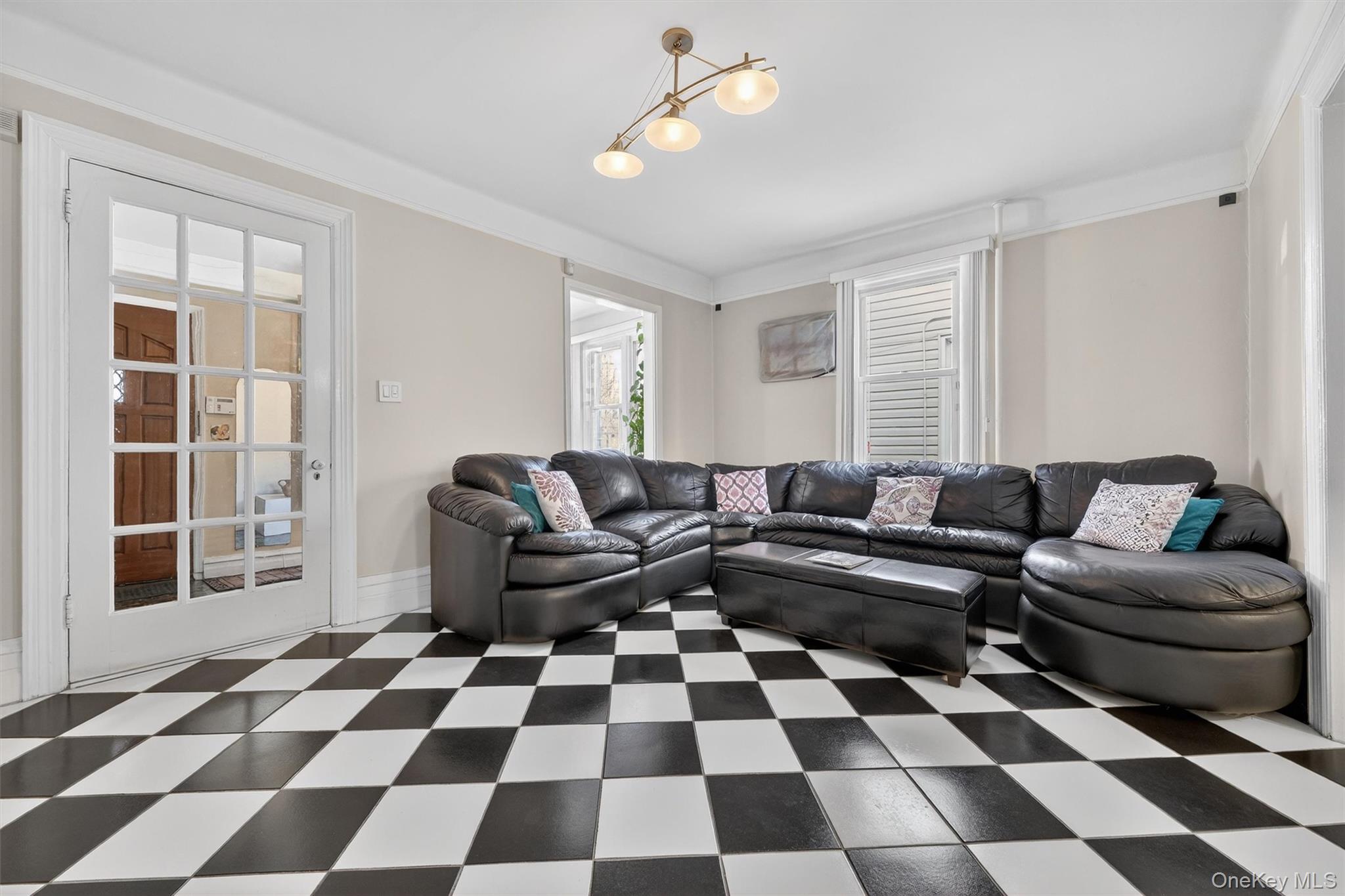 2727 Matthews Avenue, Bronx, NY 10467