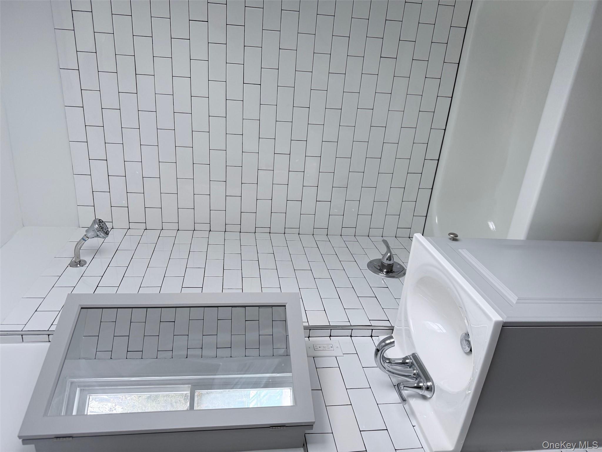 40 4th Street, Valley Stream, NY 11581