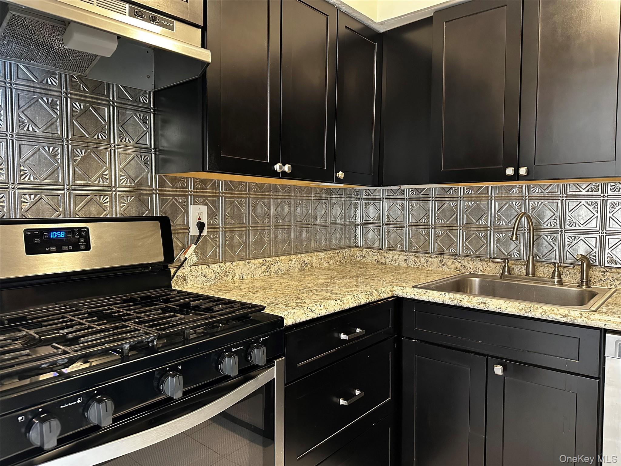 9 Bailey Court # 9, Middle Island, NY 11953