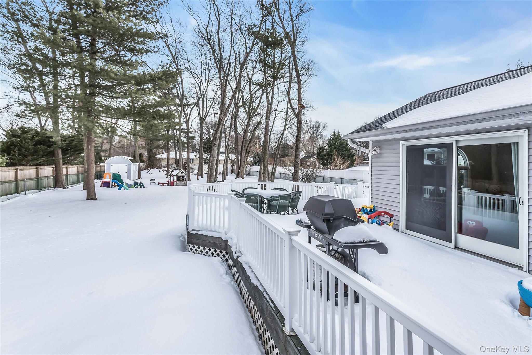 88 Burton Lane, Commack, NY 11725