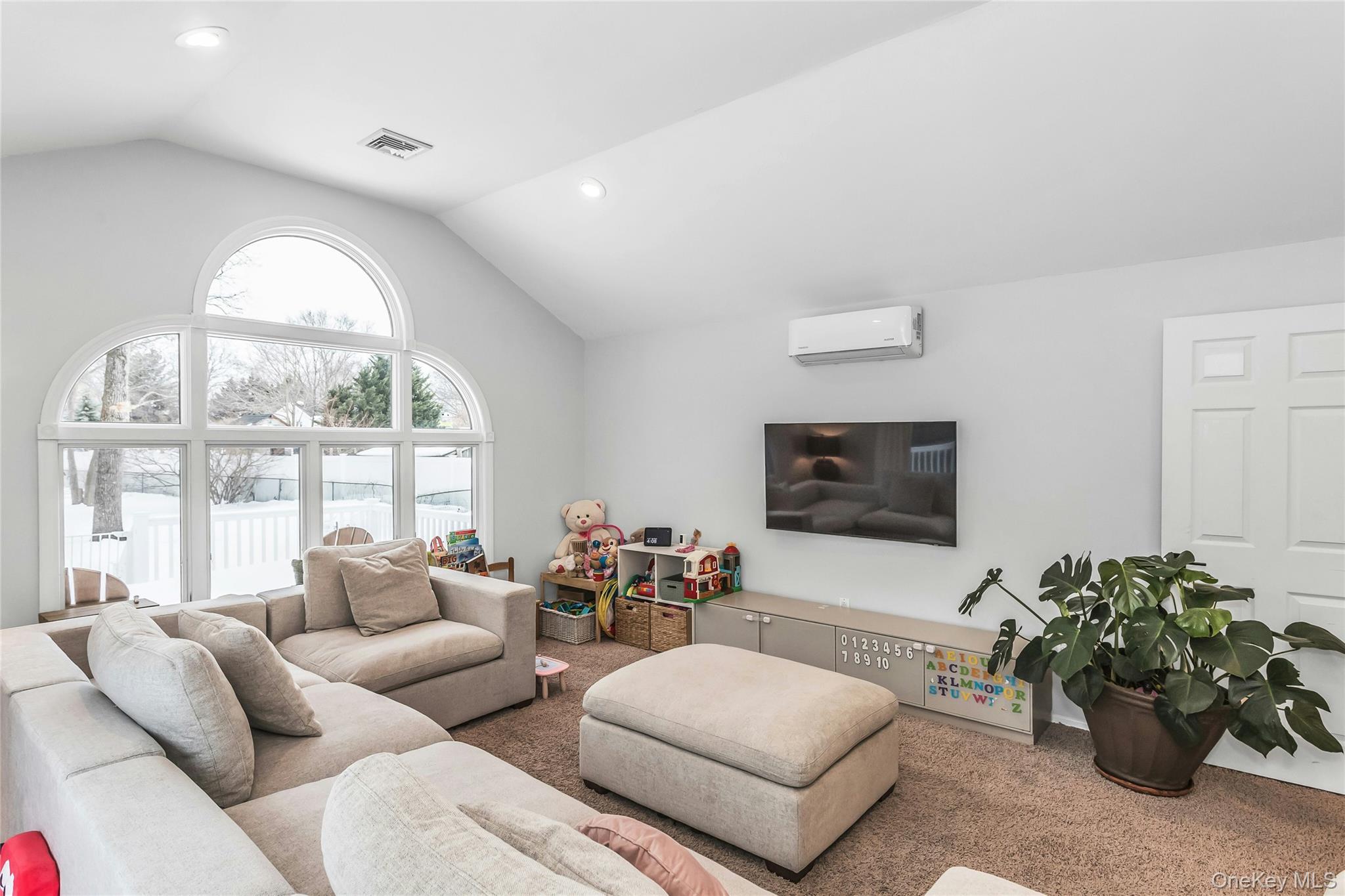 88 Burton Lane, Commack, NY 11725