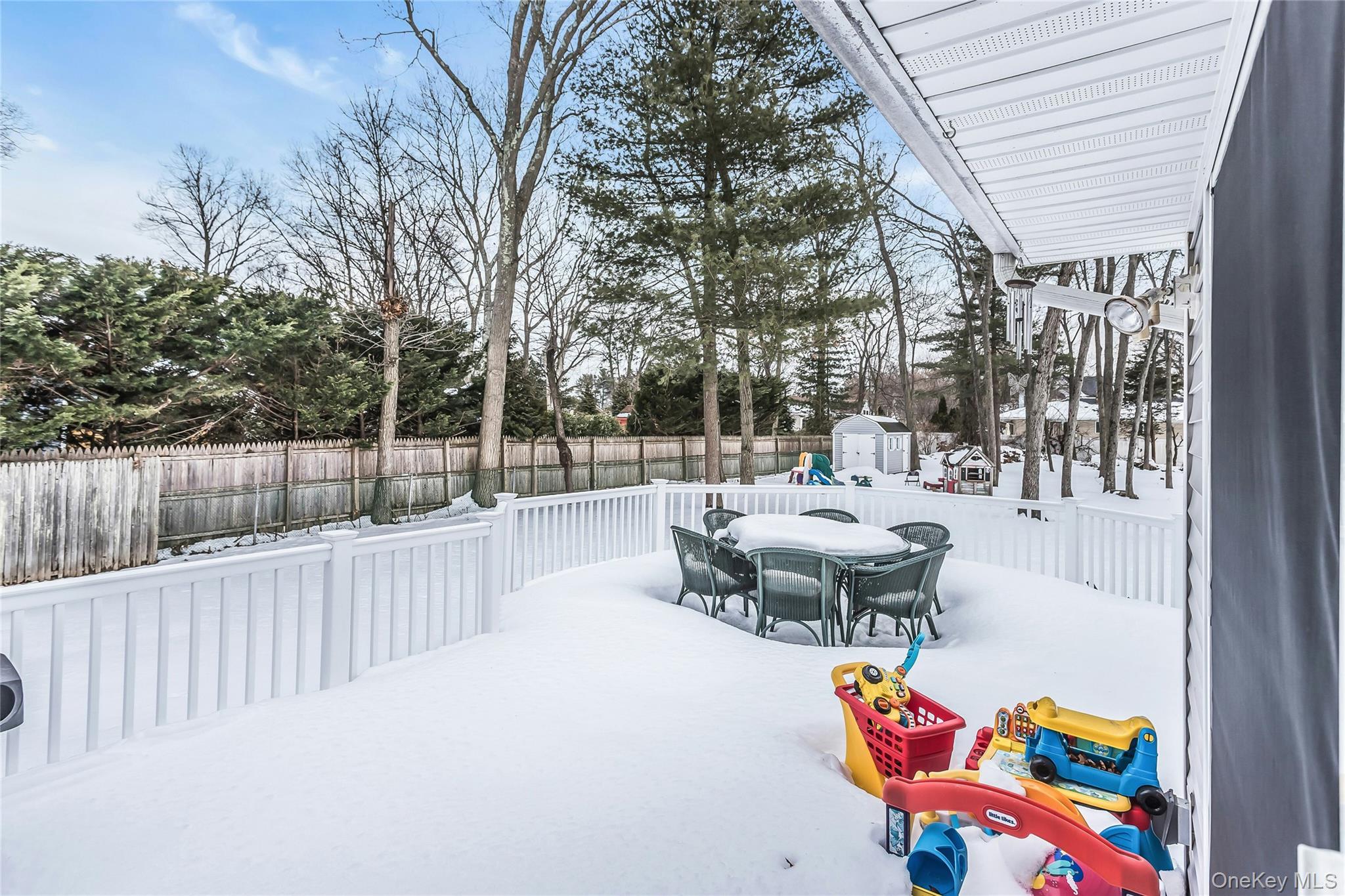 88 Burton Lane, Commack, NY 11725