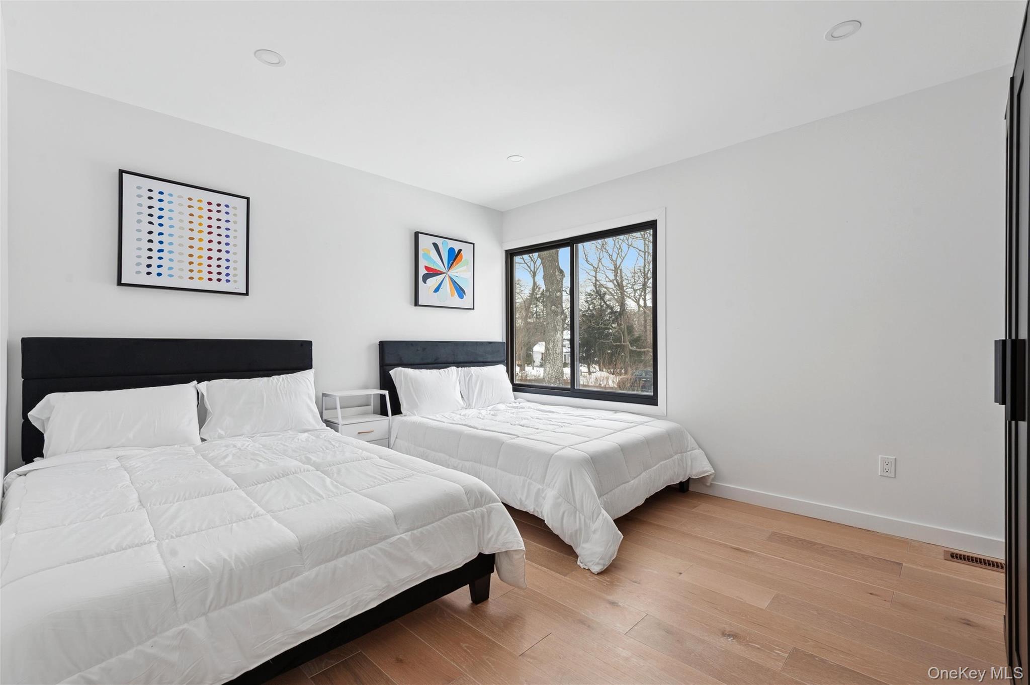 10 Hampton Street, Westhampton Beach, NY 11978