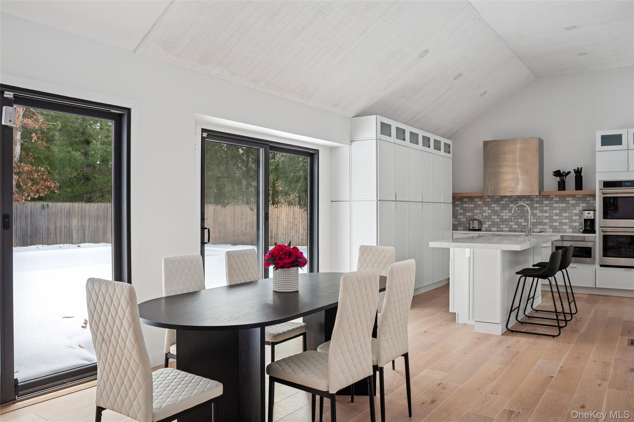 10 Hampton Street, Westhampton Beach, NY 11978