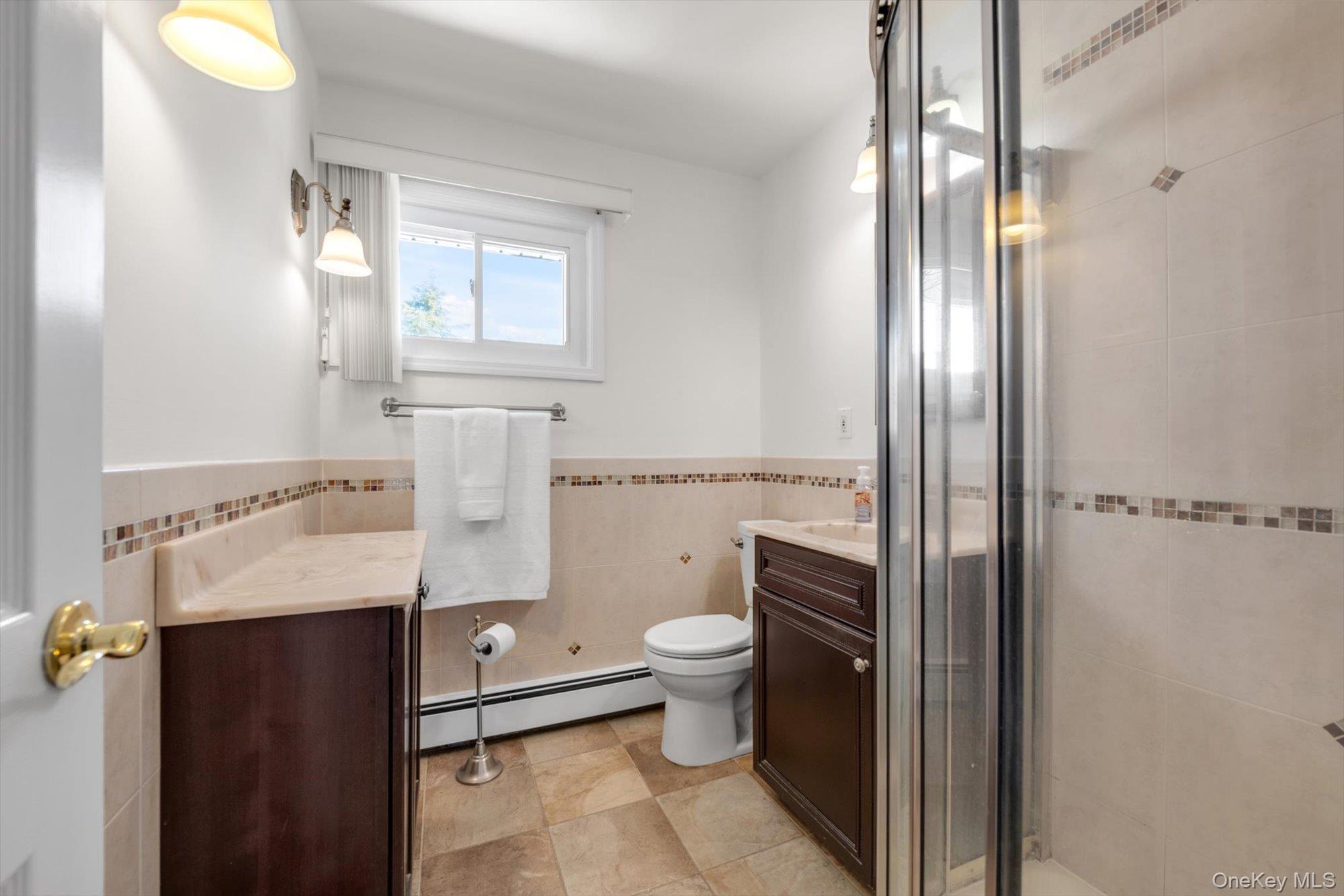 381 Robyn Place, East Meadow, NY 11554