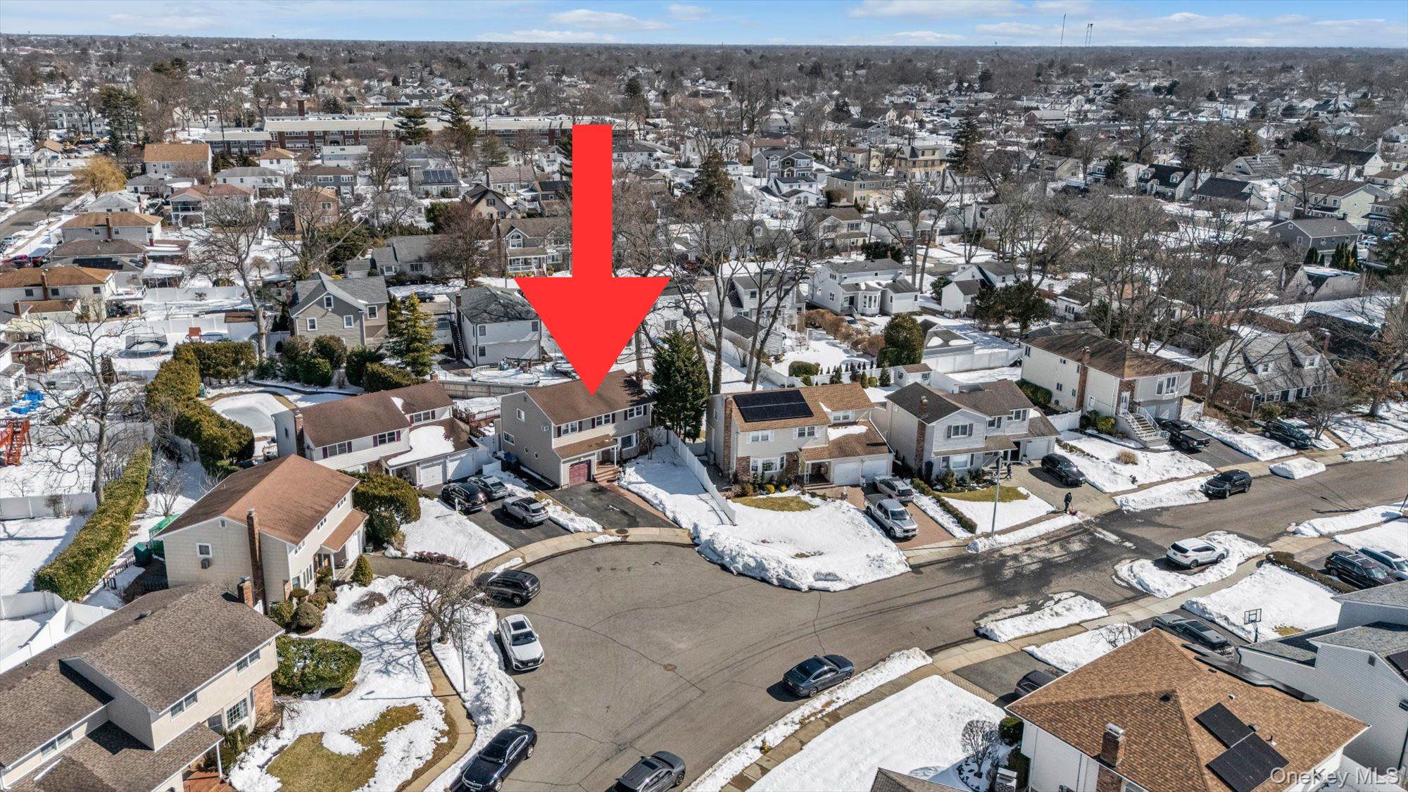 381 Robyn Place, East Meadow, NY 11554