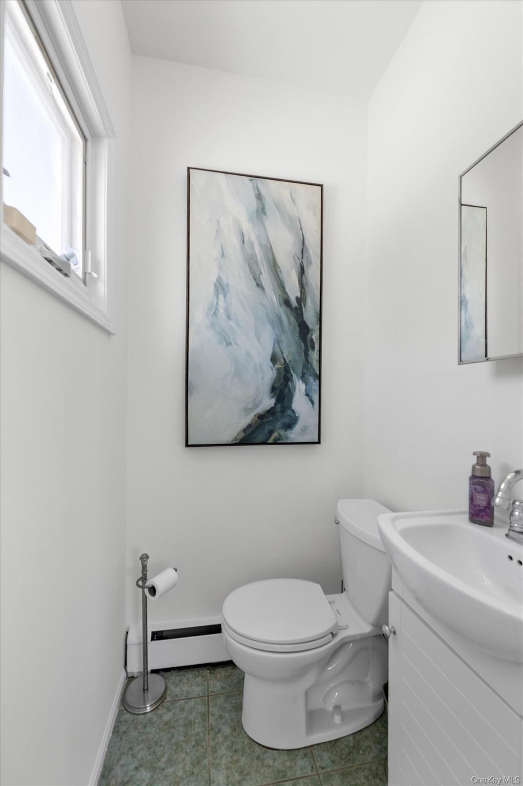 381 Robyn Place, East Meadow, NY 11554