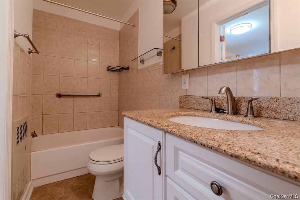 21 Mount Snow Lane, Coram, NY 11727