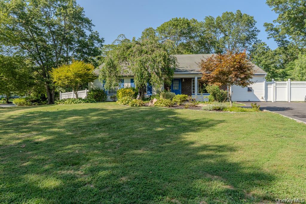 21 Mount Snow Lane, Coram, NY 11727