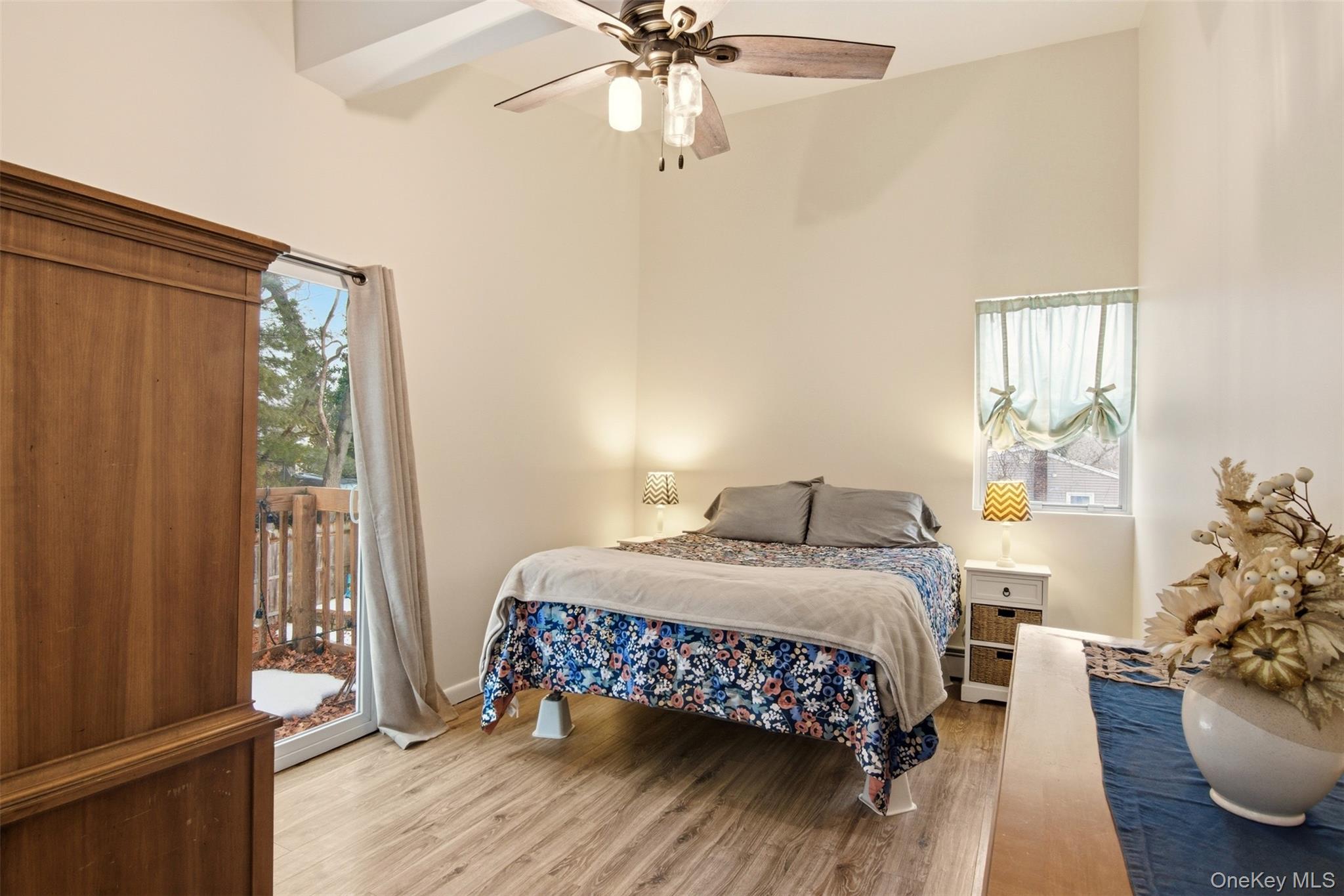 2 Lakeland Place, Farmingville, NY 11738