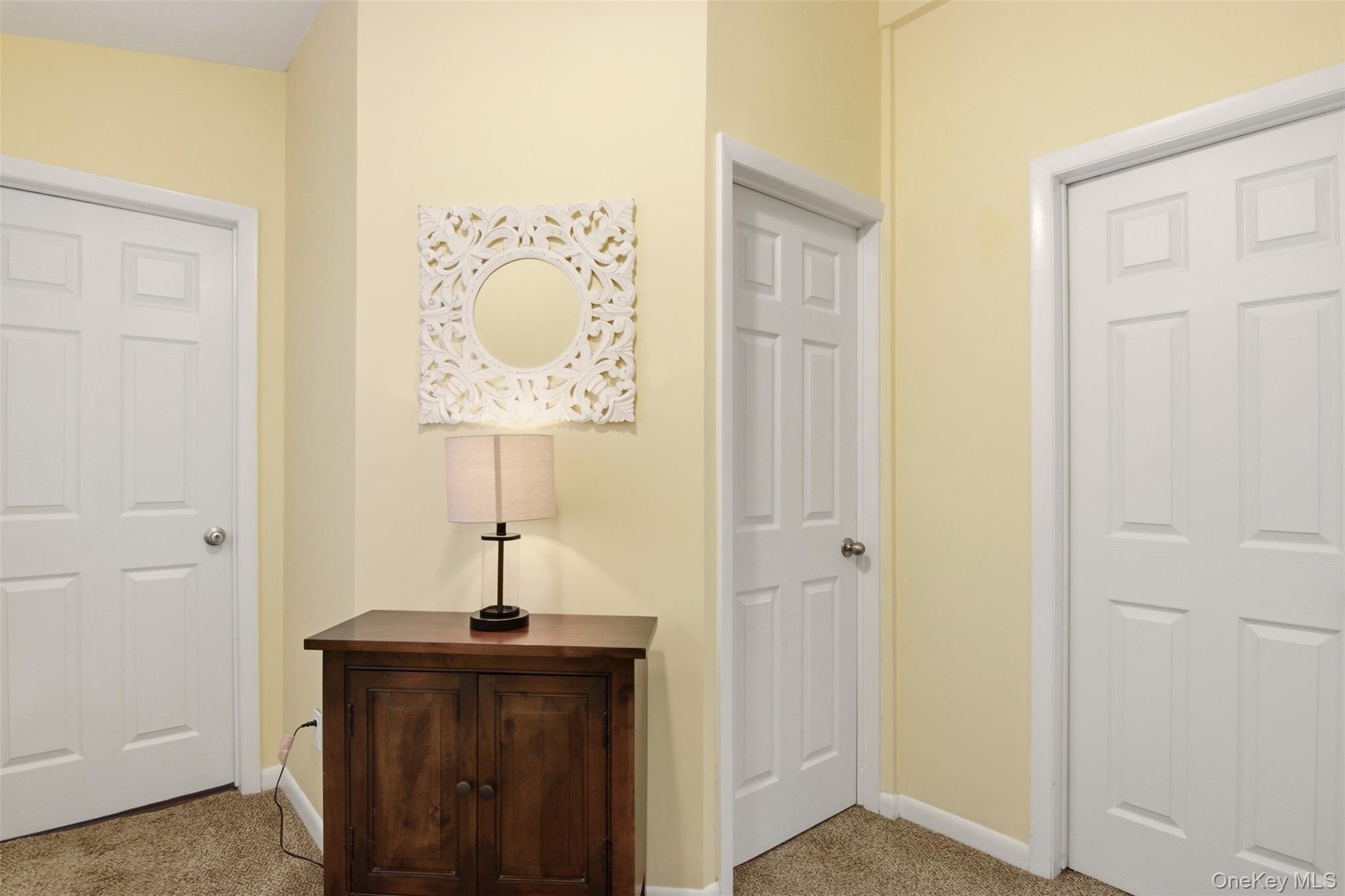 2 Lakeland Place, Farmingville, NY 11738