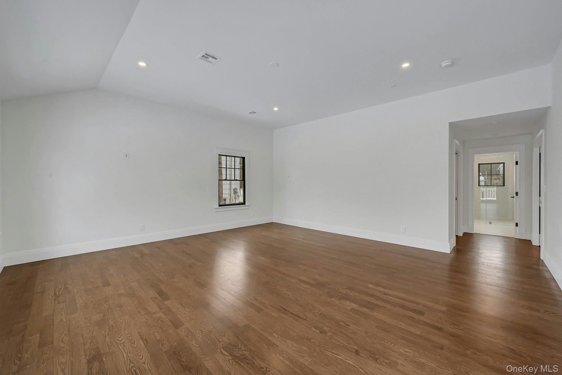 32 Sycamore Road, Scarsdale, NY 10583