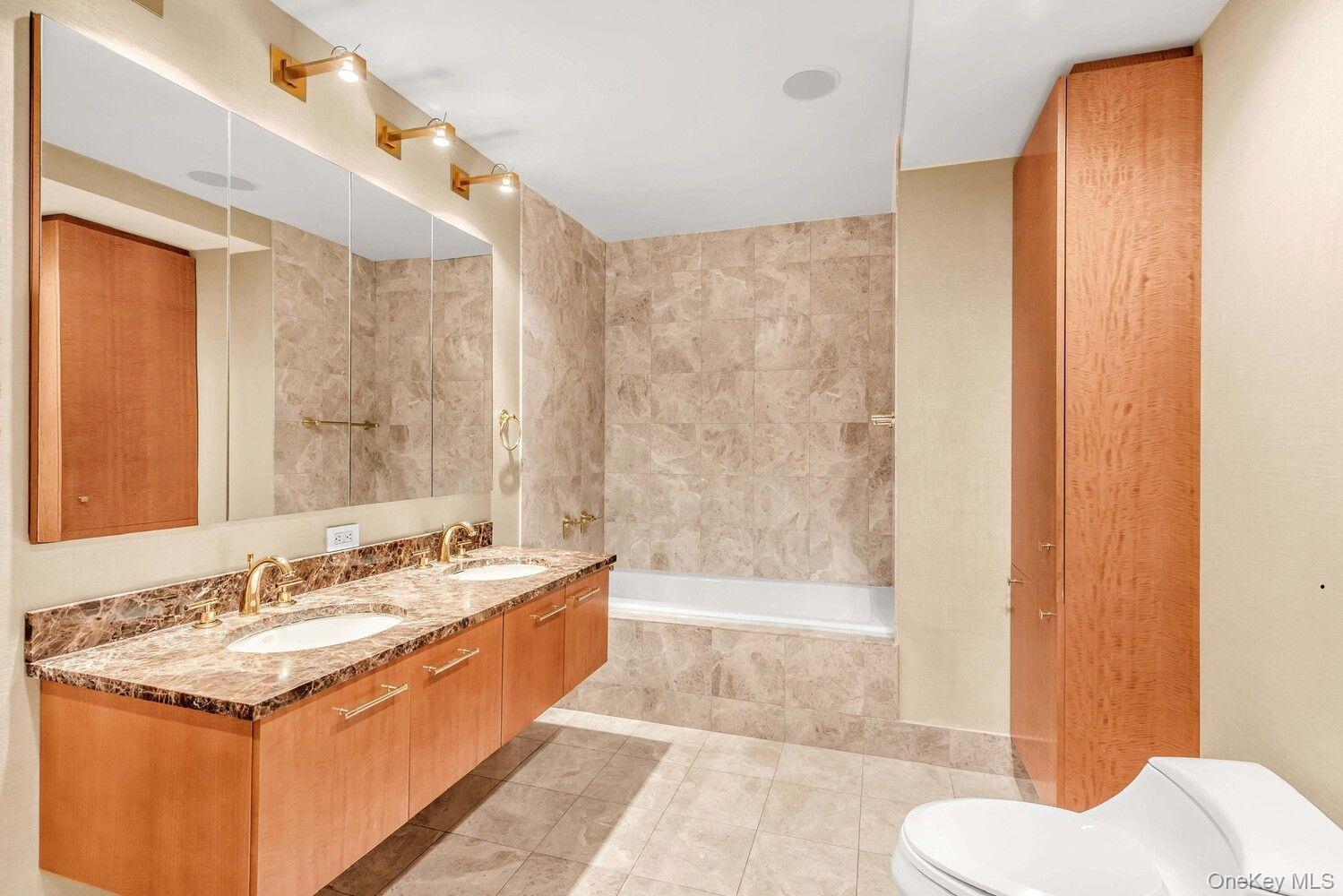 220 RIVERSIDE Boulevard # 24G, New York (Manhattan), NY 10069