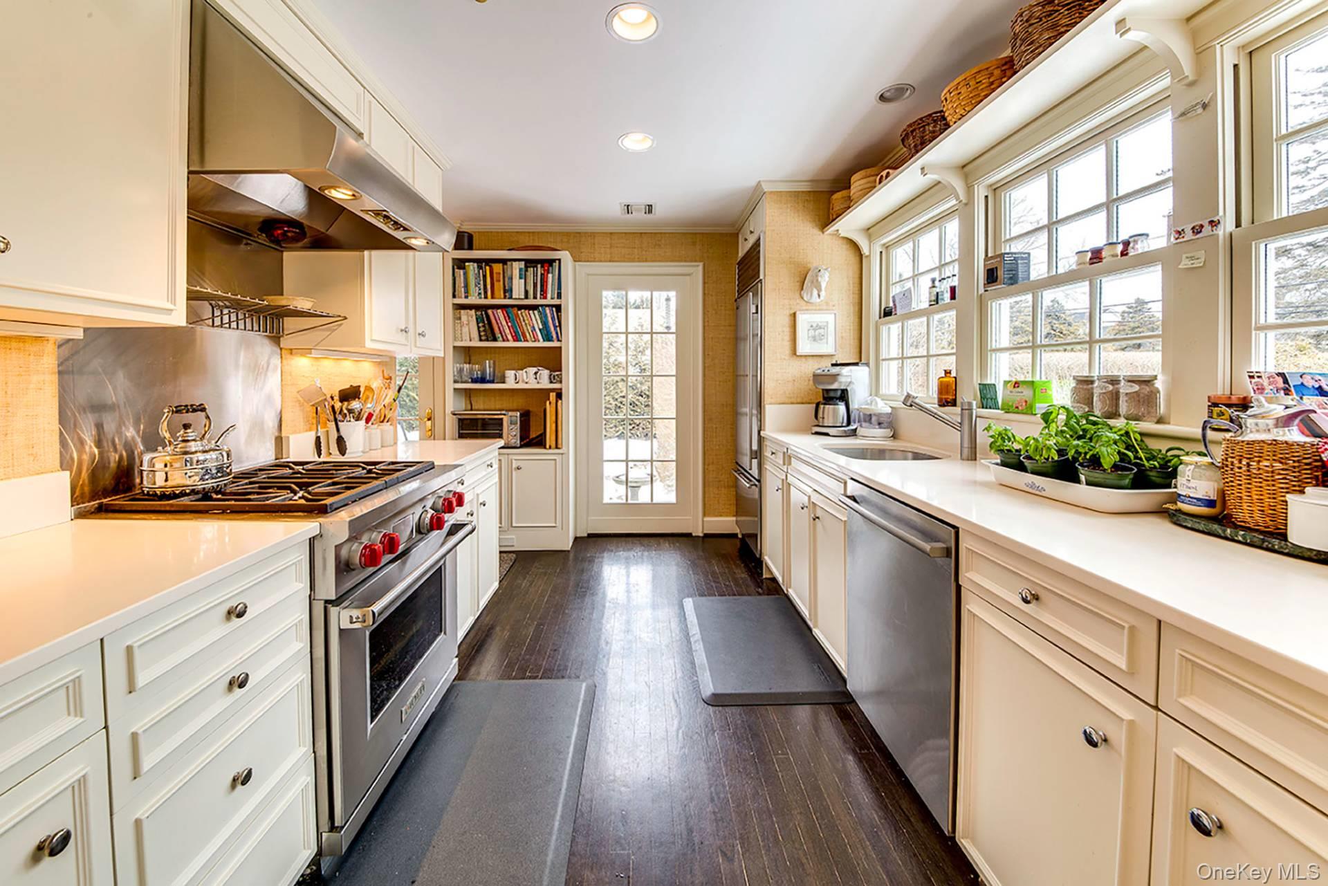 38 Halsey Lane, Bridgehampton, NY 11932