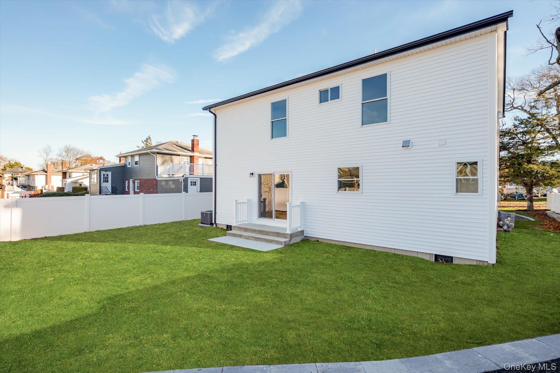 6 Gail Grace Court, Copiague, NY 11726