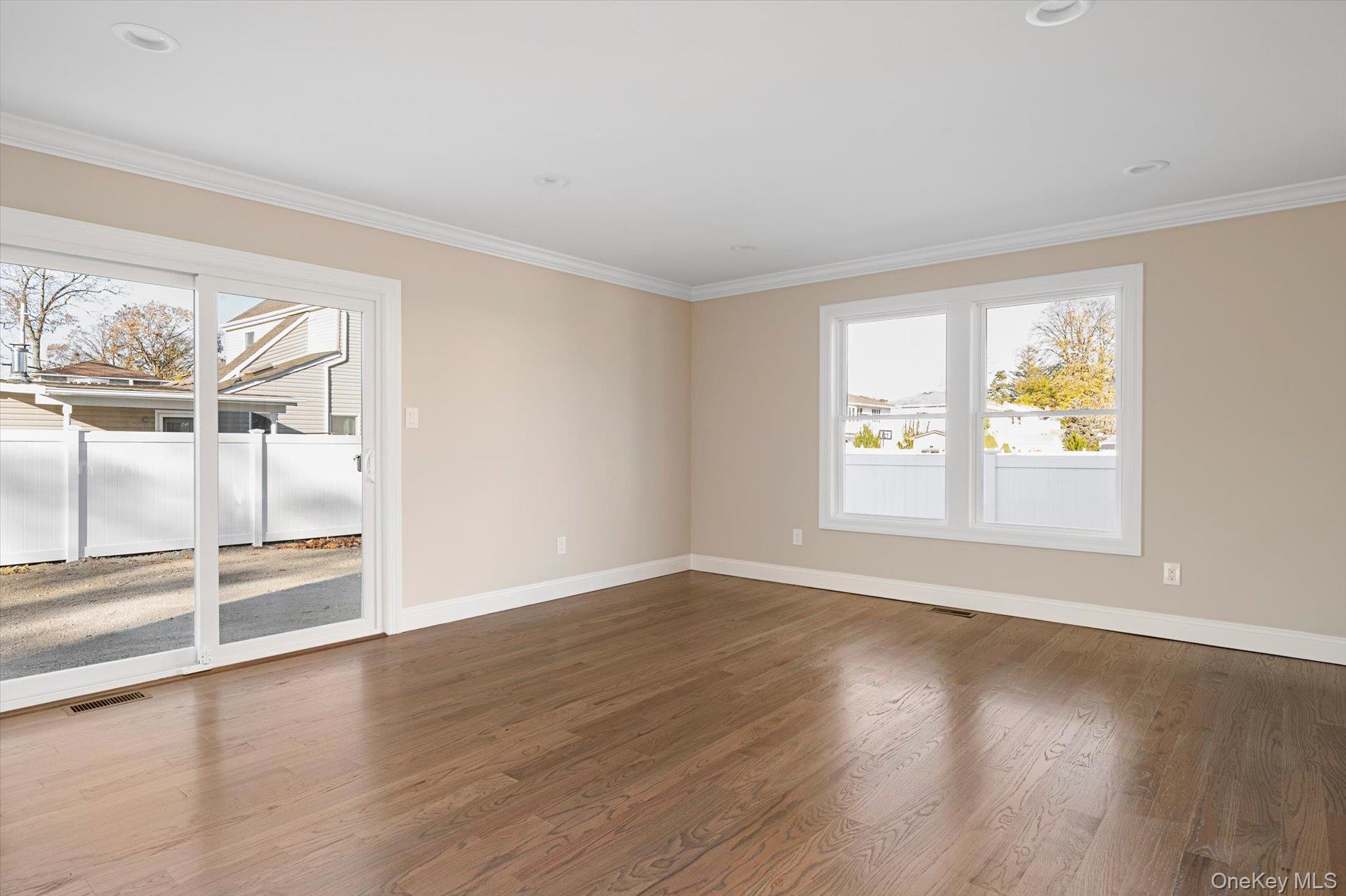 6 Gail Grace Court, Copiague, NY 11726