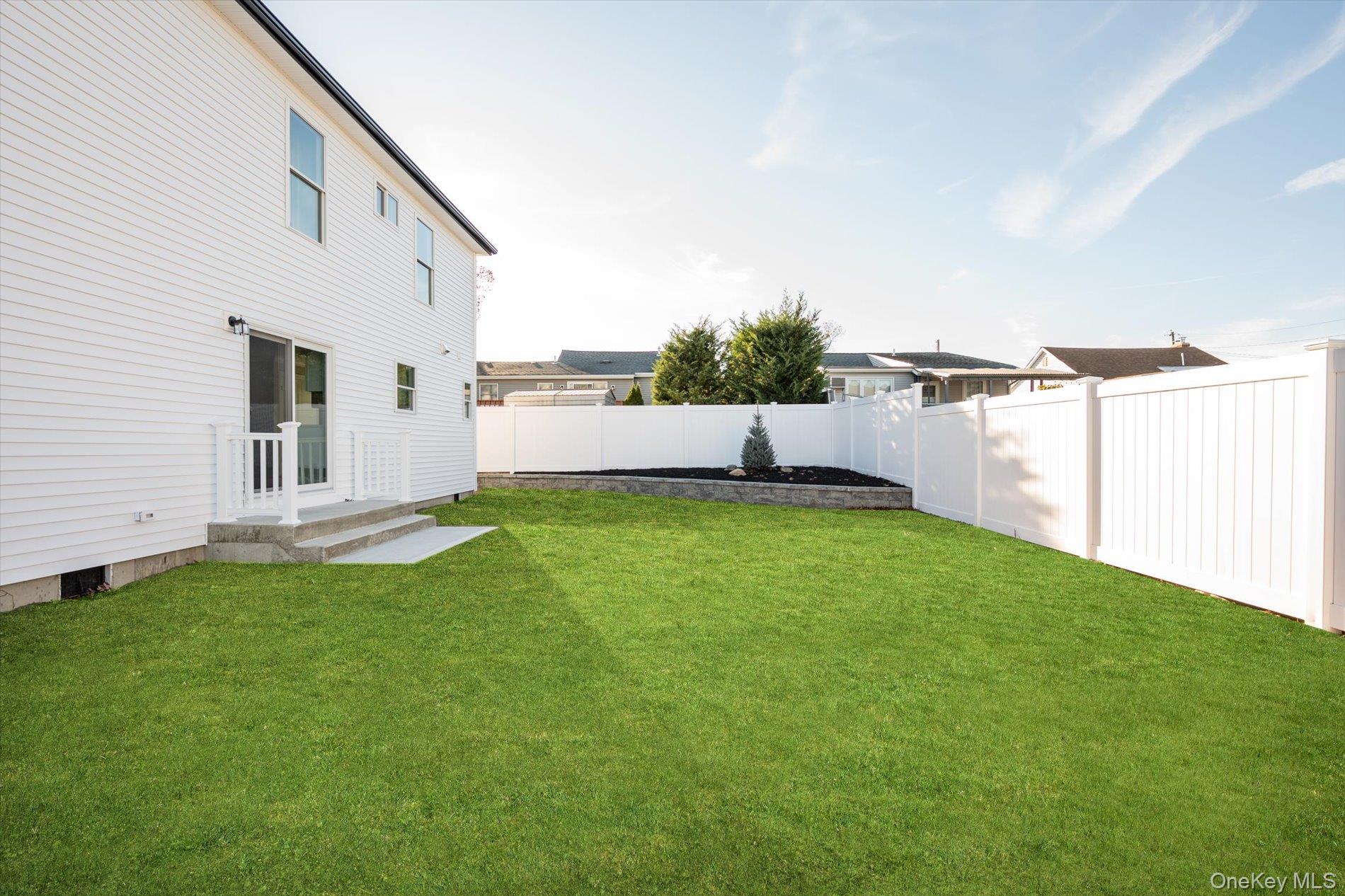 6 Gail Grace Court, Copiague, NY 11726