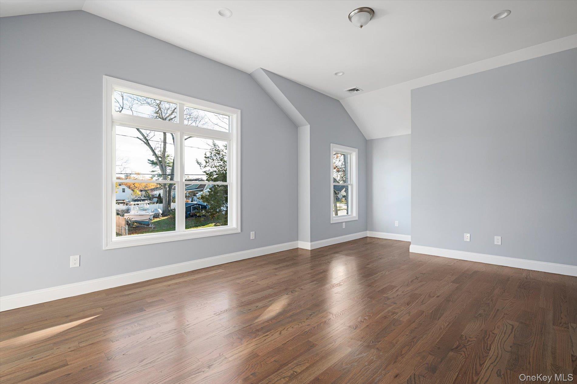 6 Gail Grace Court, Copiague, NY 11726