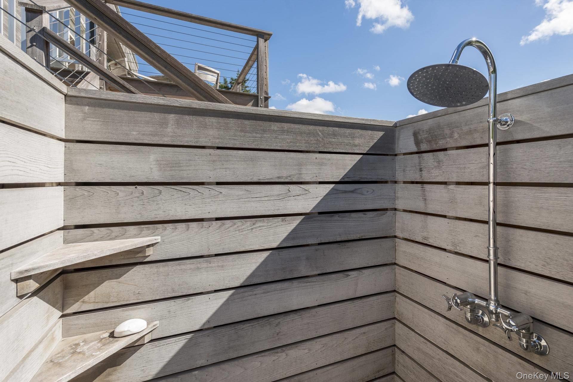 107 Town Line Rd, Wainscott, NY 11975