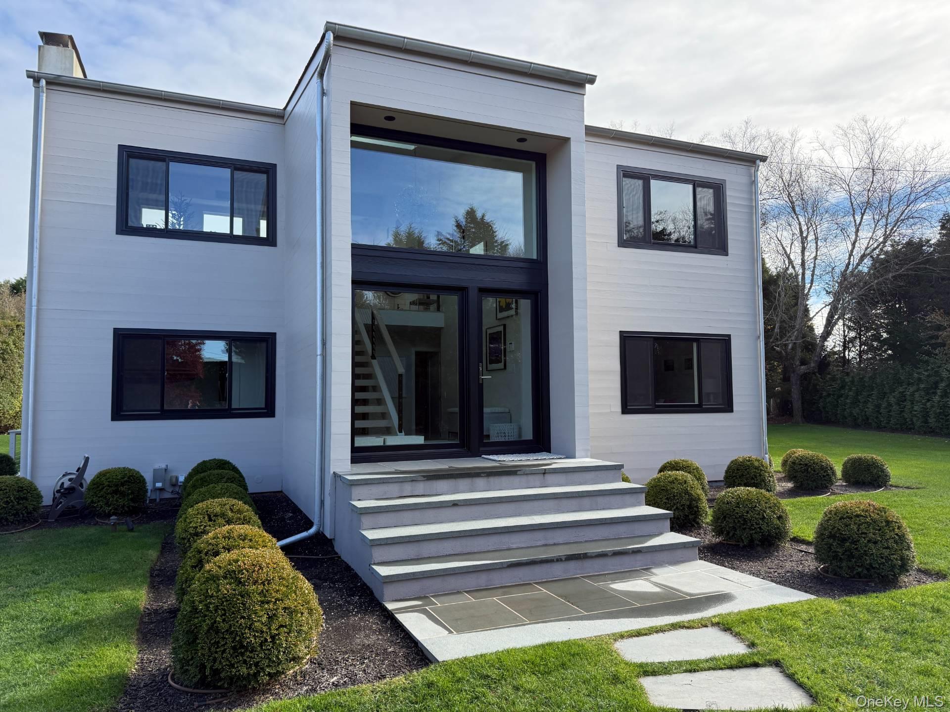 107 Town Line Rd, Wainscott, NY 11975