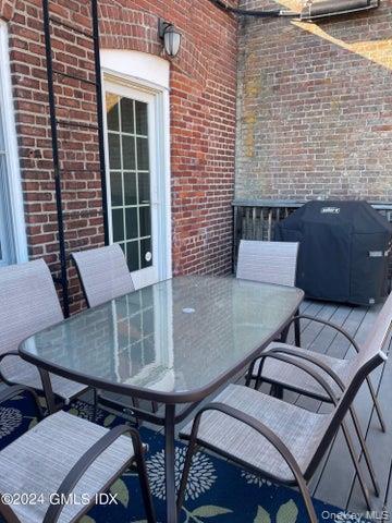 343 Greenwich Avenue # 2, Greenwich, CT 06830