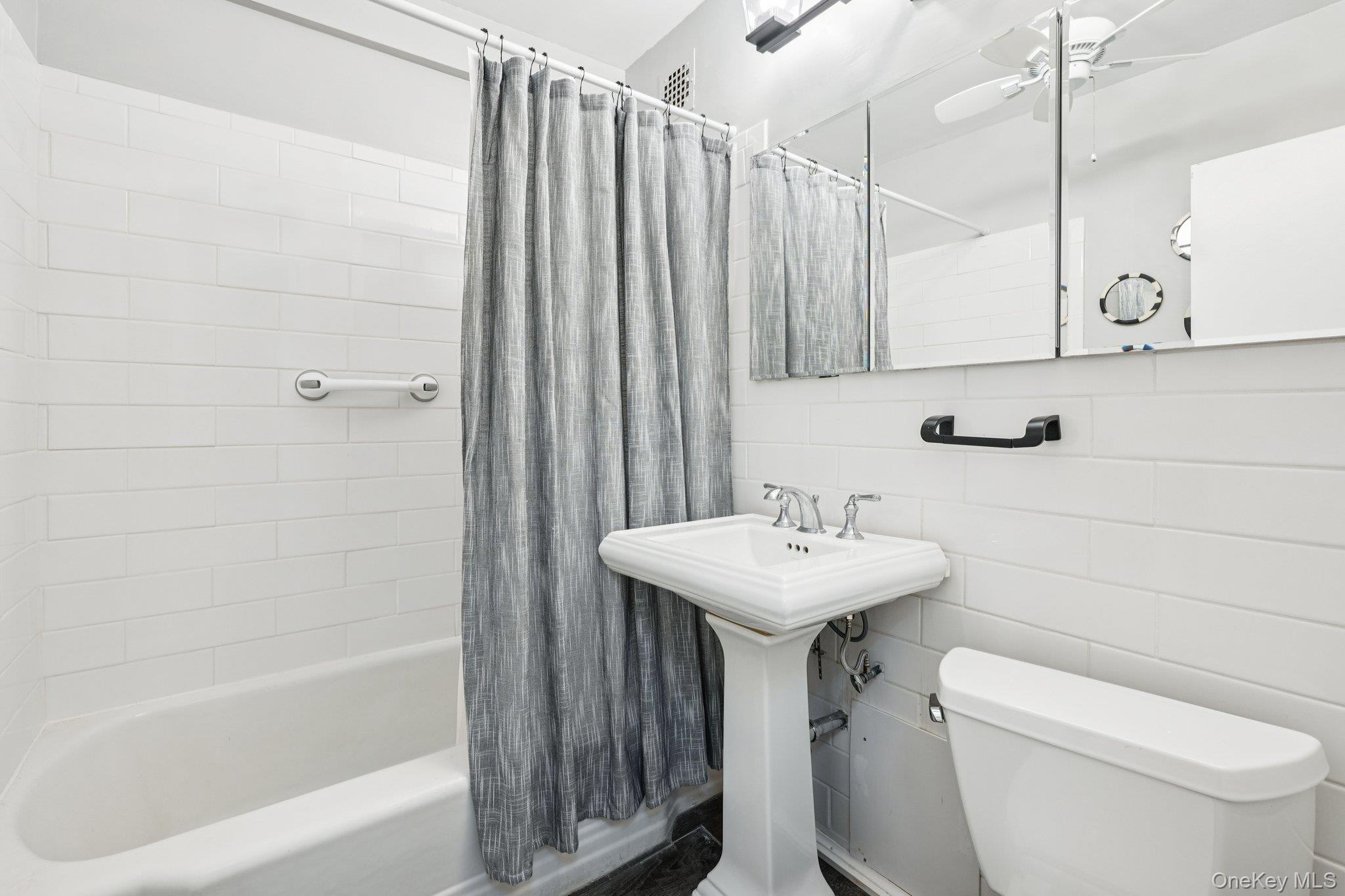 4 Putnam Hill # 4F, Greenwich, NY 06830