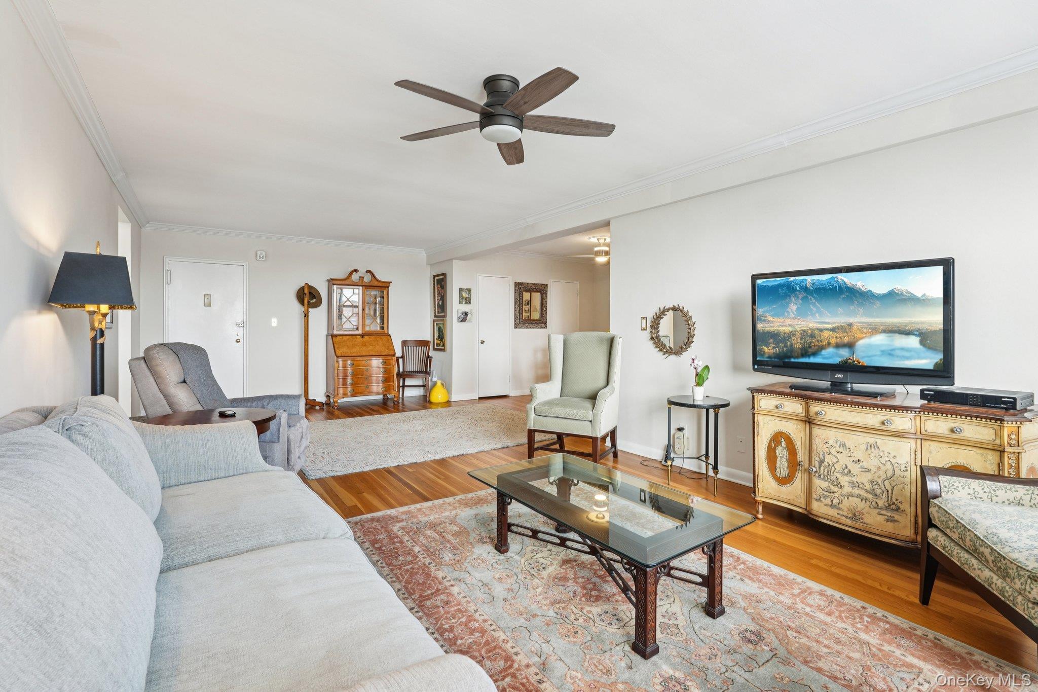 4 Putnam Hill # 4F, Greenwich, NY 06830