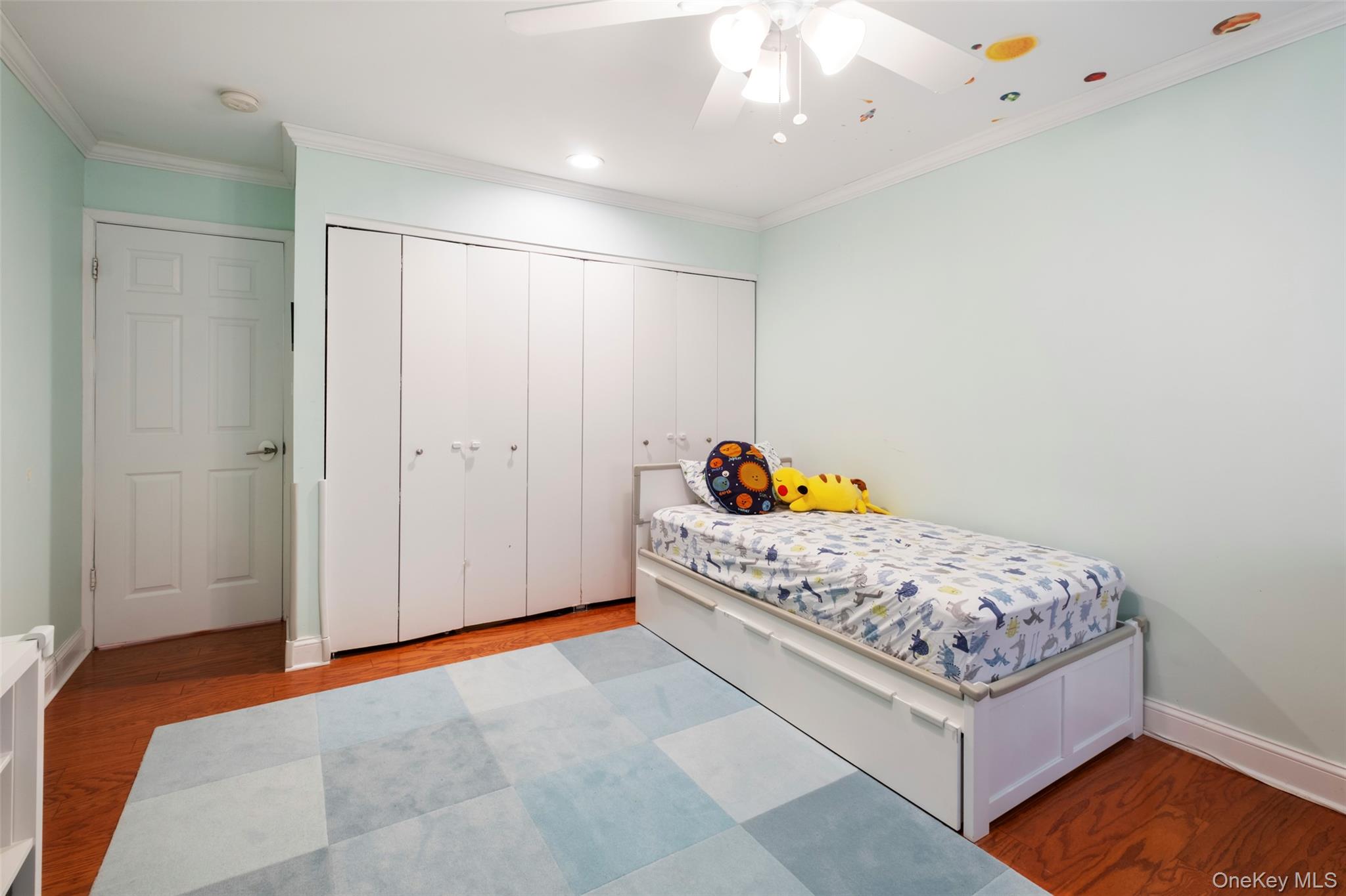 21 Canterbury Road # 6, Great Neck, NY 11021