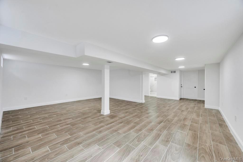 33 Silverpine Drive, Amityville, NY 11701