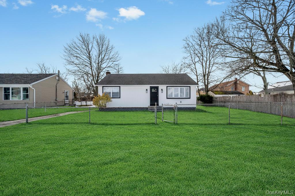 33 Silverpine Drive, Amityville, NY 11701