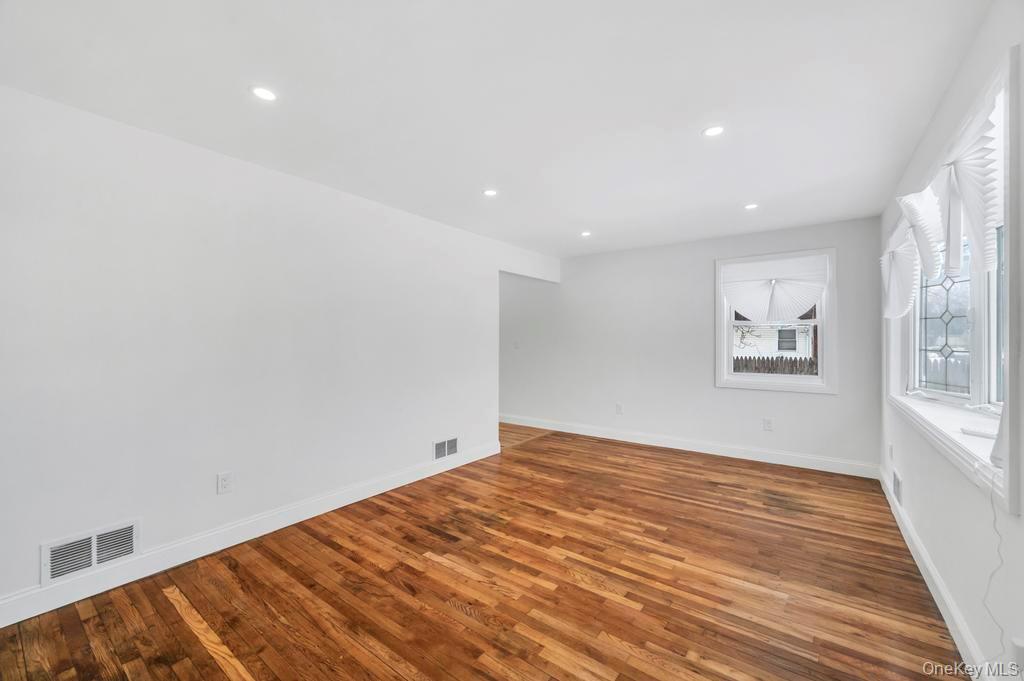 33 Silverpine Drive, Amityville, NY 11701