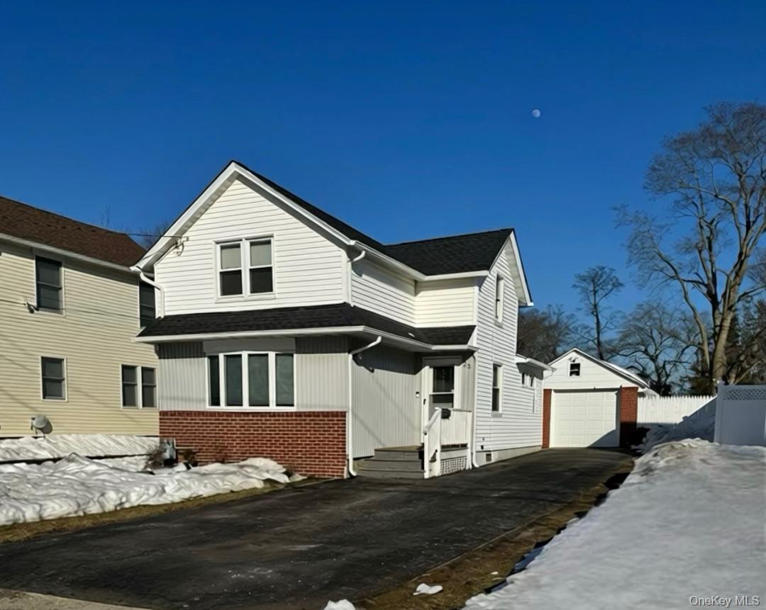 25 Wood Avenue, Patchogue, NY 11772