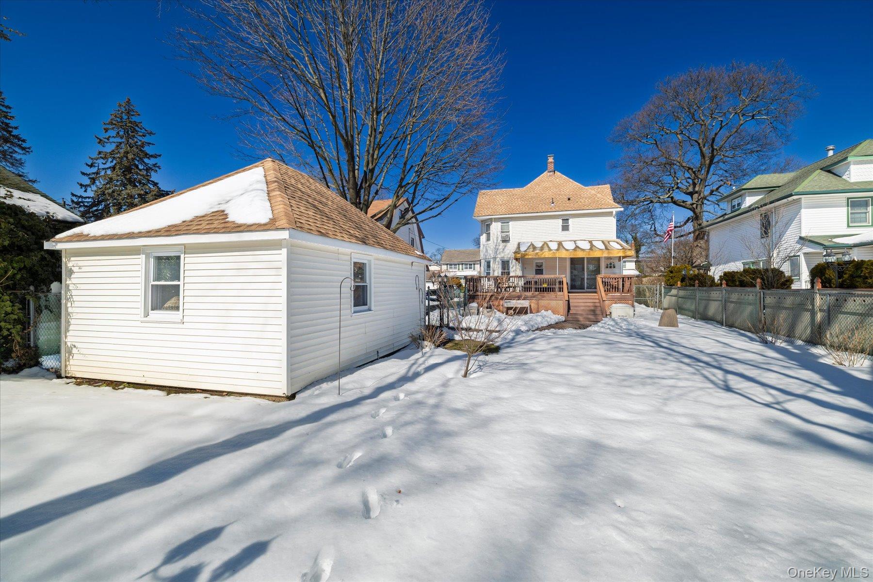 43 Garfield Place, East Rockaway, NY 11518