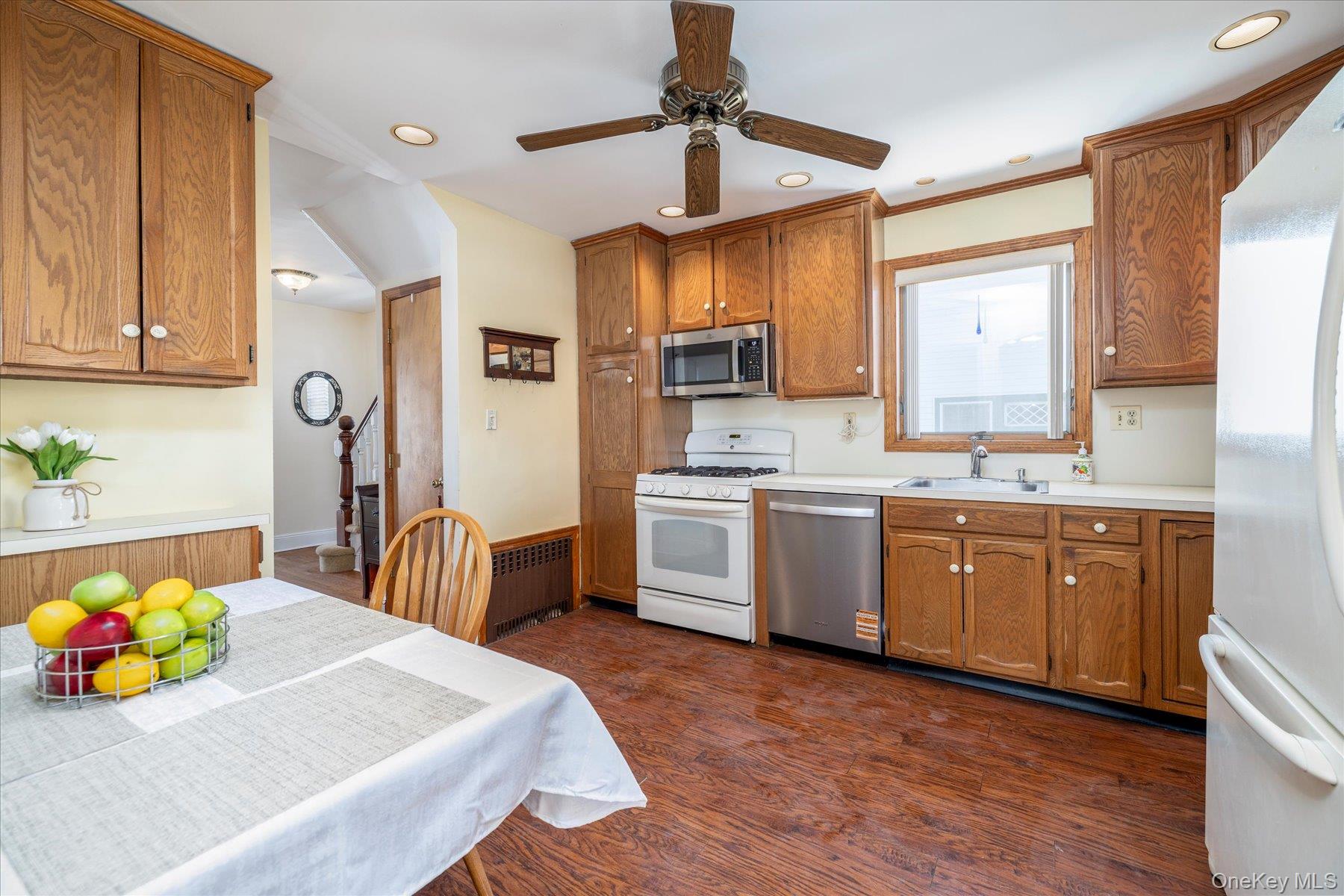 43 Garfield Place, East Rockaway, NY 11518