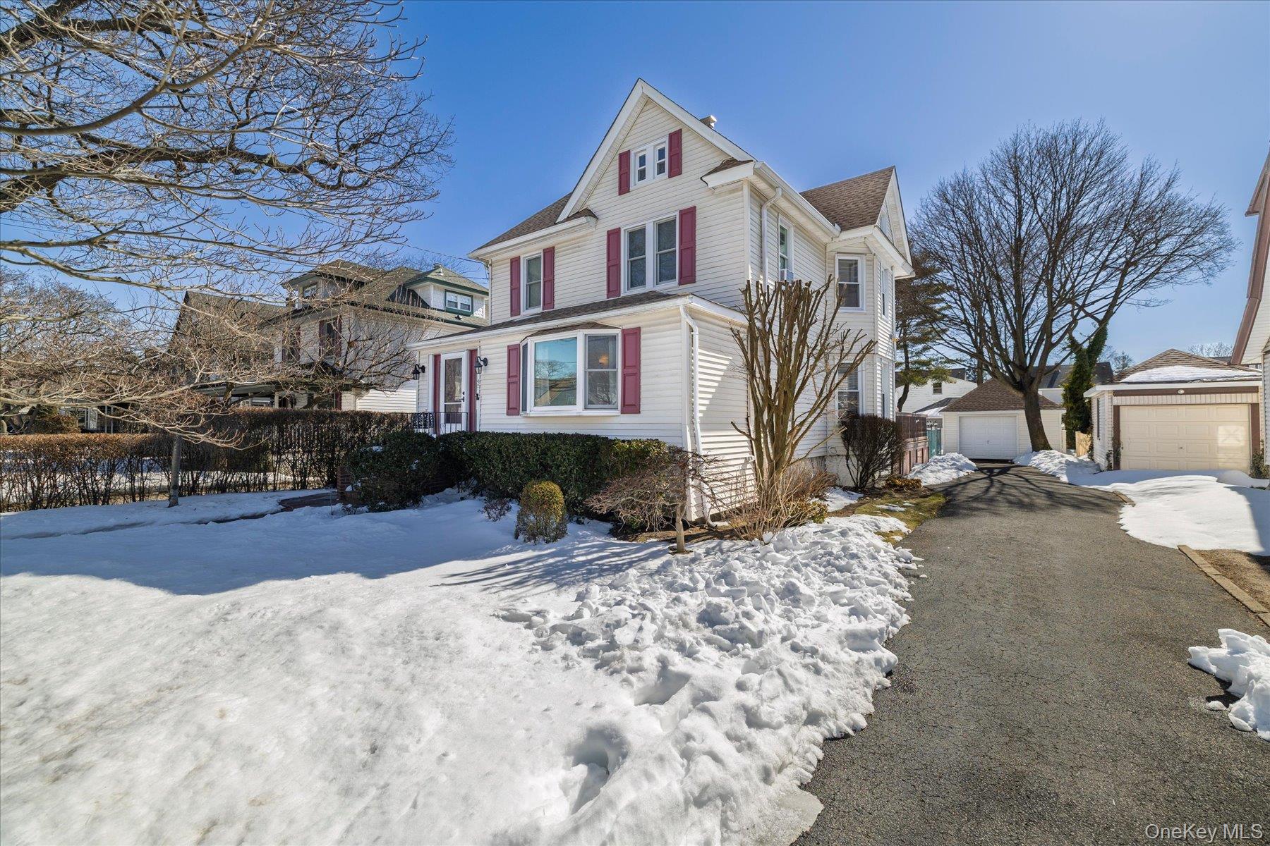 43 Garfield Place, East Rockaway, NY 11518