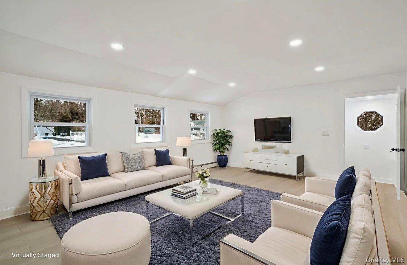 10 Linda Lane, Central Islip, NY 11722