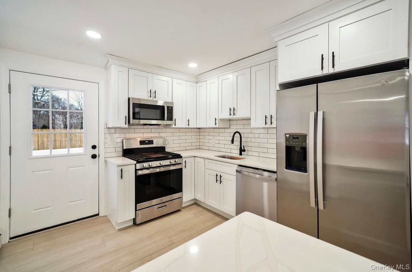 10 Linda Lane, Central Islip, NY 11722