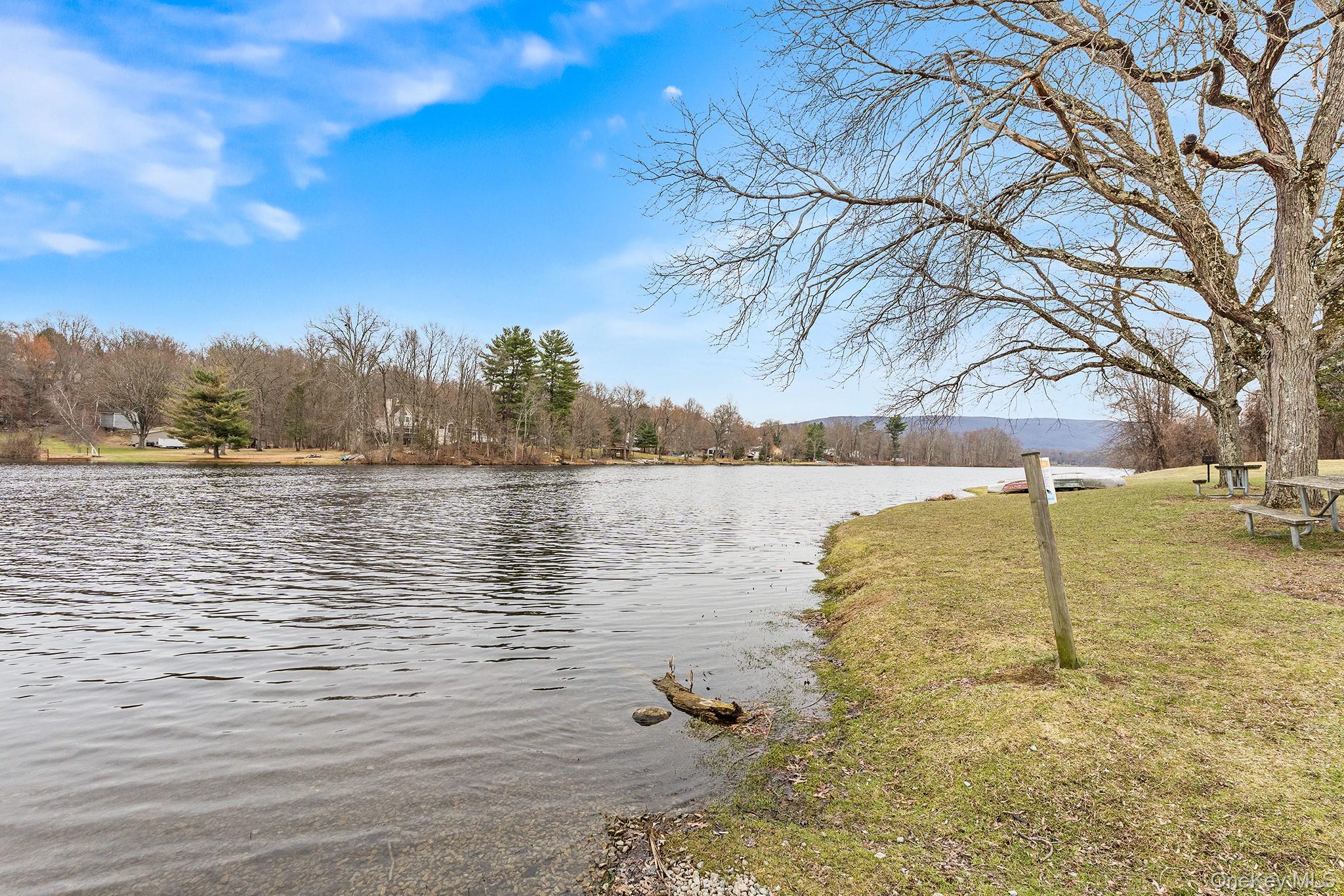 9 Hill View Road, New Windsor, NY 12553