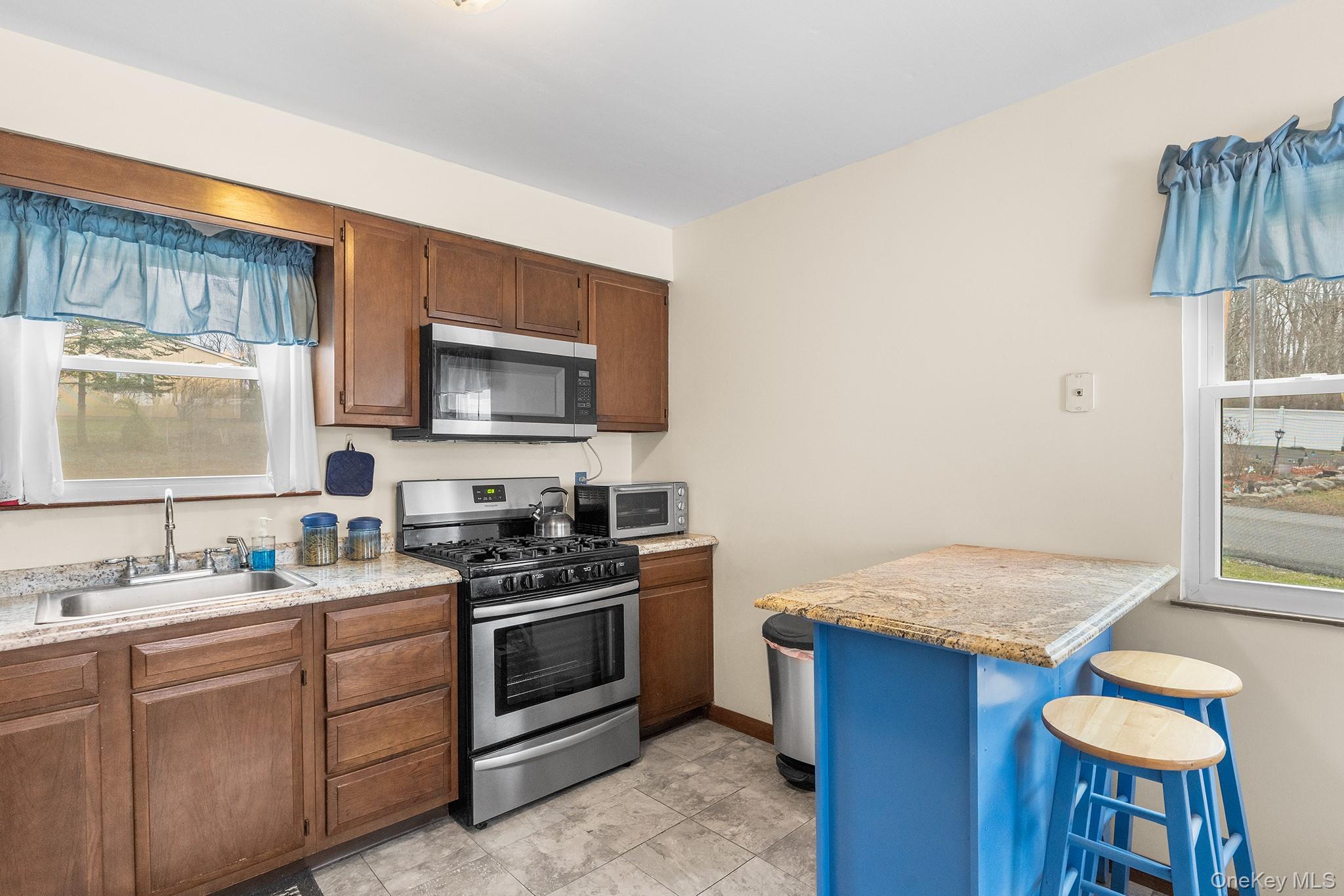 9 Hill View Road, New Windsor, NY 12553