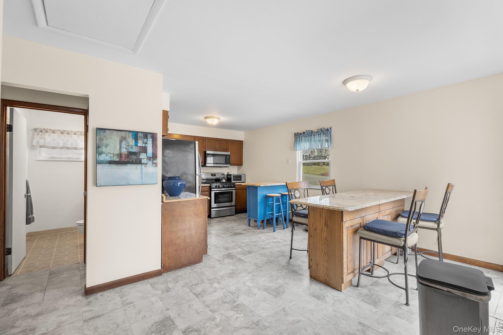 9 Hill View Road, New Windsor, NY 12553