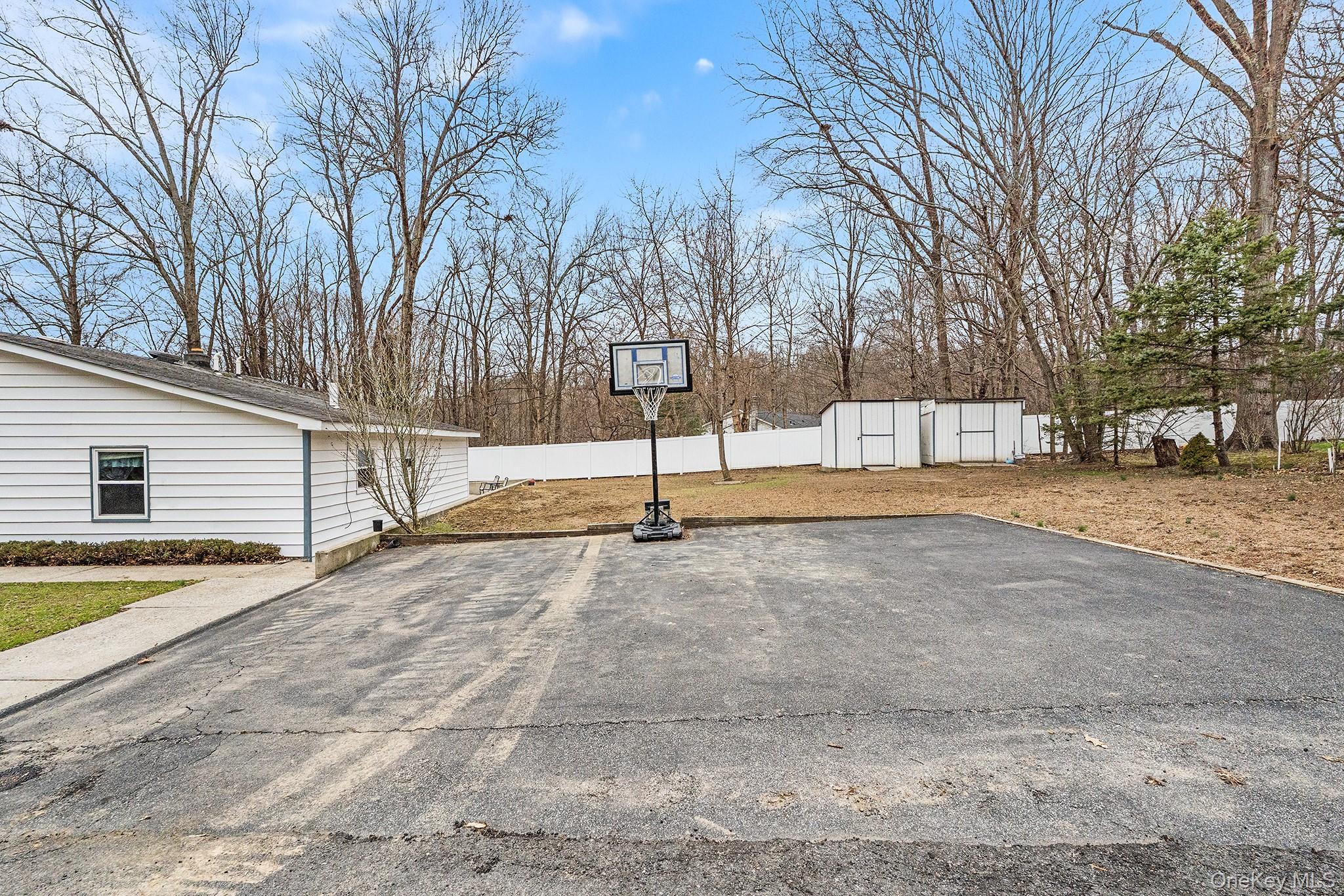 9 Hill View Road, New Windsor, NY 12553