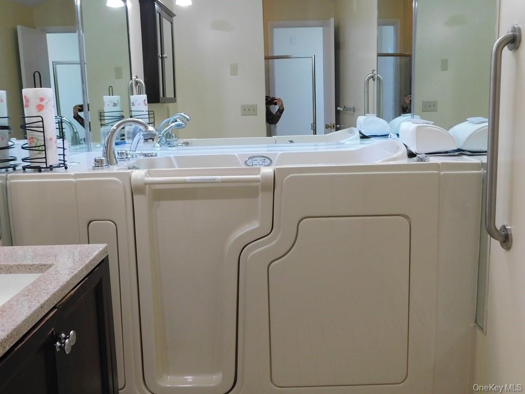 729 Hewitt Lane, New Windsor, NY 12553