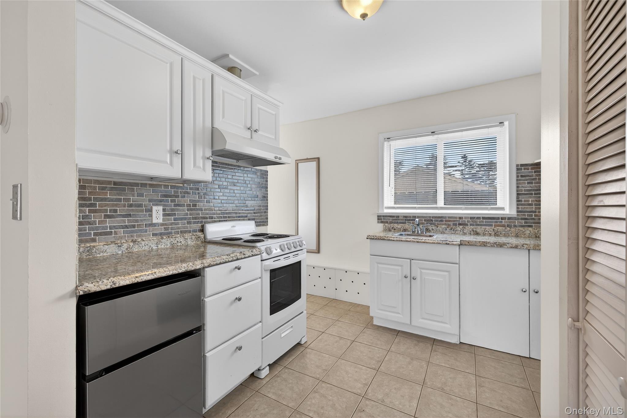 2420 Bennett Avenue # 1C, North Bellmore, NY 11710