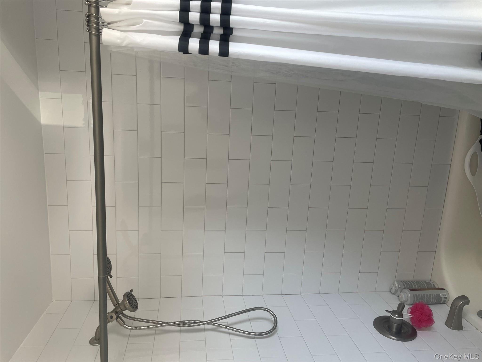 7 Anawanda Road, North Babylon, NY 11703