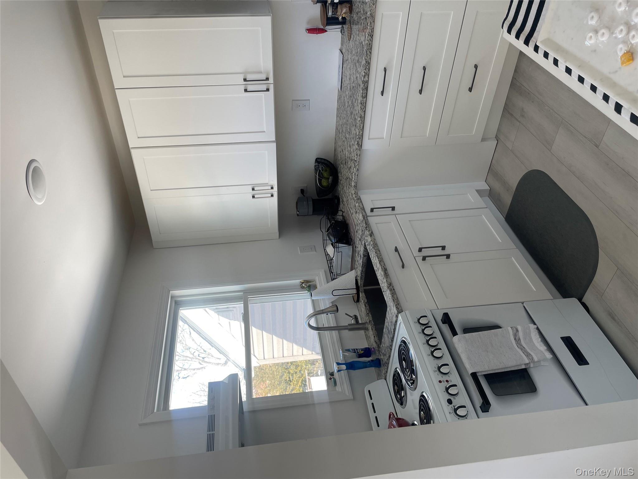 7 Anawanda Road, North Babylon, NY 11703