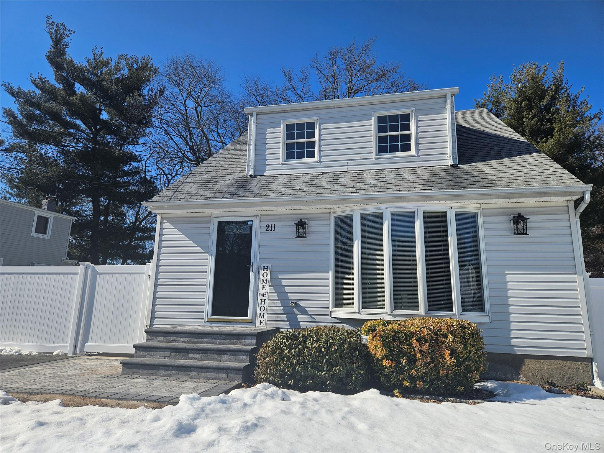 211 Iceland Drive, South Huntington, NY 11746