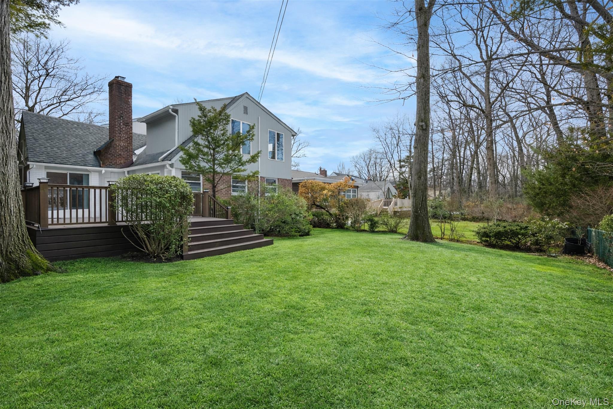 127 Wooleys Lane, Great Neck, NY 11023